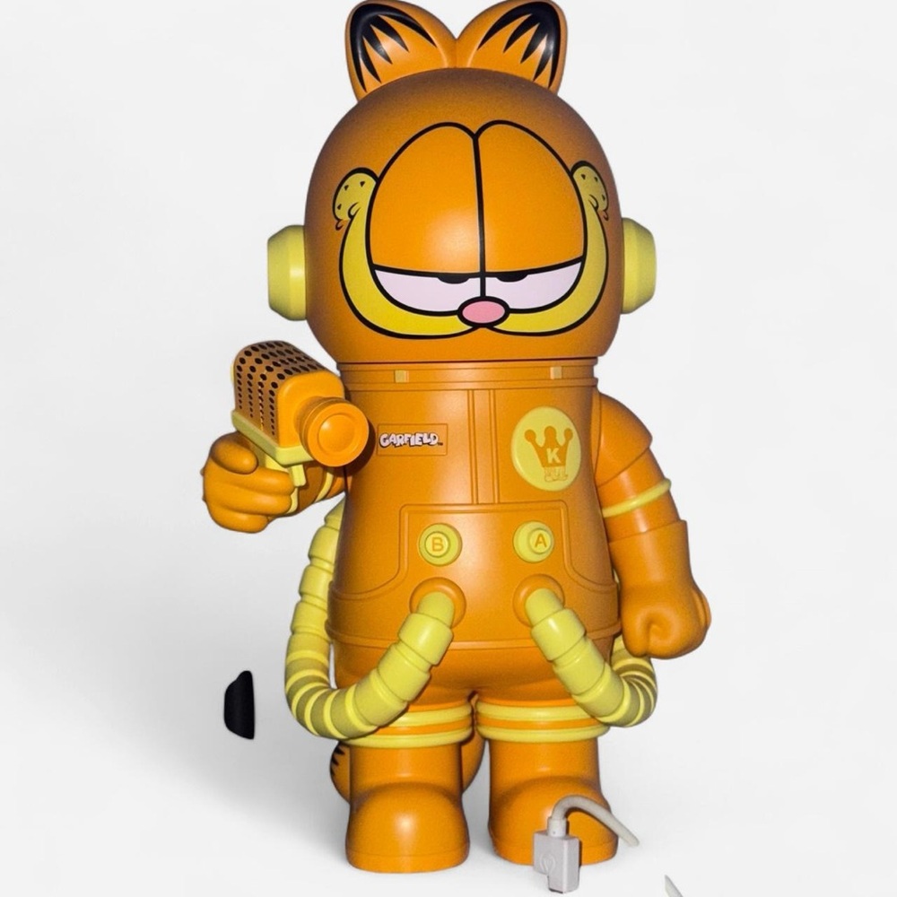 MEGA SPACE MOLLY 400% GARFIELD